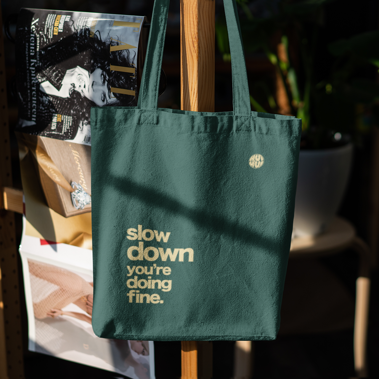 Slow Down (Word Minimalism huihui Zipper totebag)